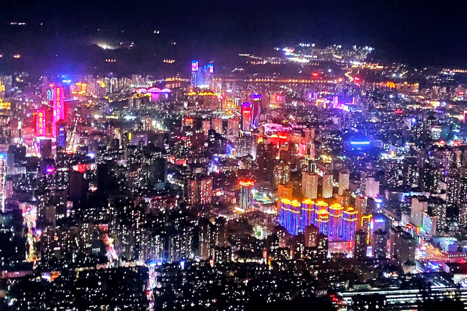 兰州：80万元消费券助力“夜经济” 62家“明星店”任你挑选