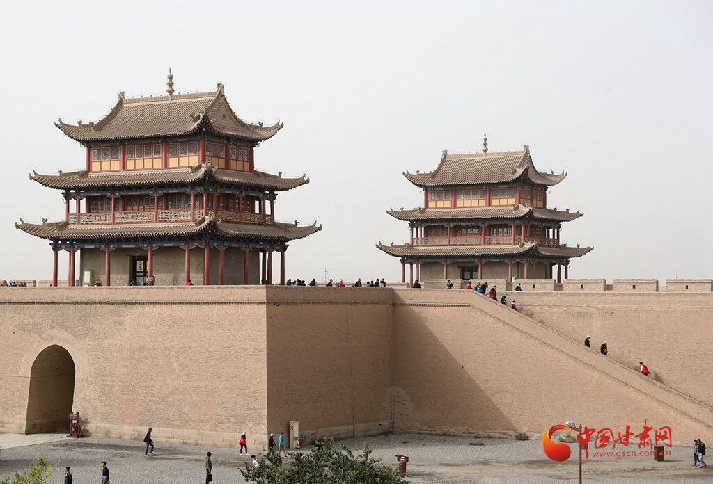 【跟着总书记看甘肃】嘉峪关：构建大格局 天地之间护长城