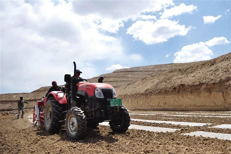 永登县：人勤春来早 春耕备耕忙