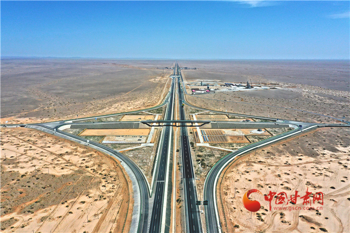 甘肃：戈壁荒漠建成暴露实验场 让时间发现一条路的密码