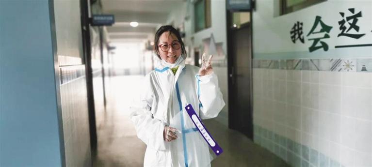 雍东鹃：从“三尺讲台”到“抗疫一线”的教师志愿者