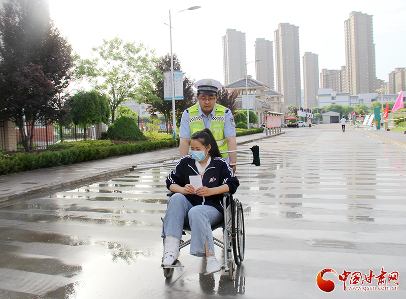 平凉灵台公安：护航高考进行时 反诈宣传不松懈