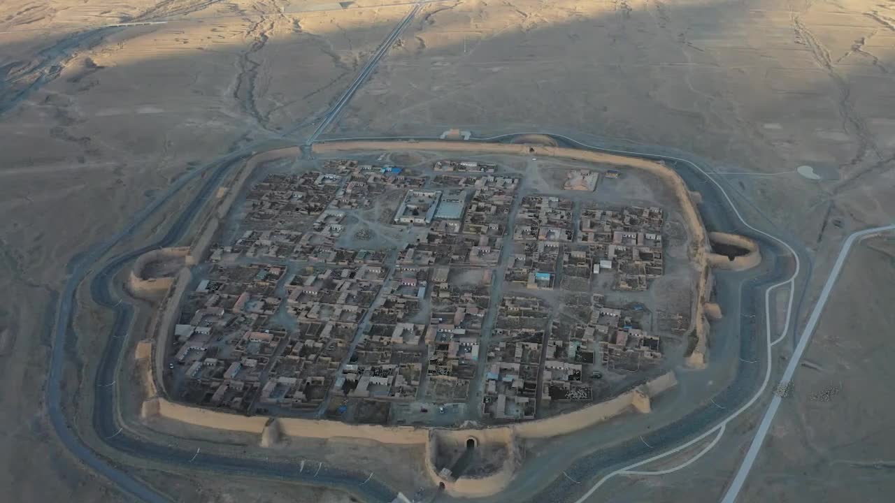 甘肃白银：400年古城形似乌龟 堪称古代军事要塞典范