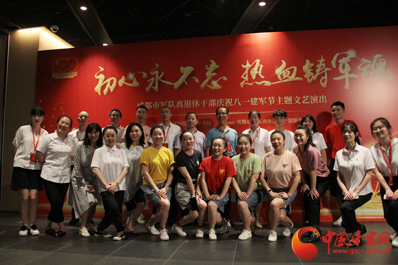 【兰大新闻学子重走西北角】不变的军旅情，不灭的舞台梦——记原成都军区政治部战旗文工团国家一级演员杨思远