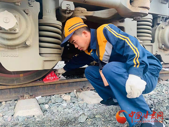 中铁兰州局调整运力保春运出行