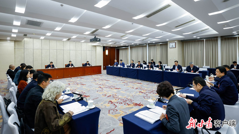 甘肃代表团举行小组会议 审议关于全国人大常委会工作报告“两高”工作报告的决议草案等 胡昌升任振鹤参加审议