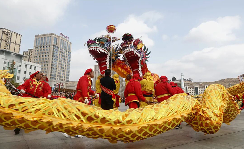 社火展演闹新春