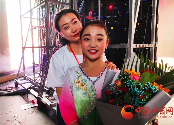 【新春走基层】兰州娃娃演舞剧 个个都是花木兰