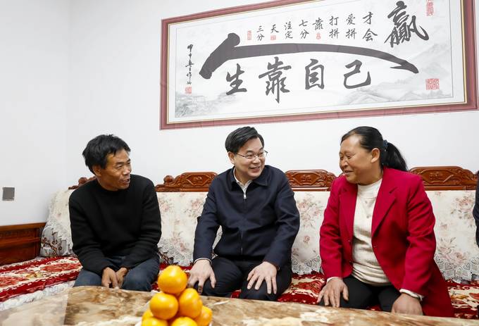 胡昌升在积石山县调研时强调：加快进度 抓实抓细 让受灾群众满意舒心入住新居